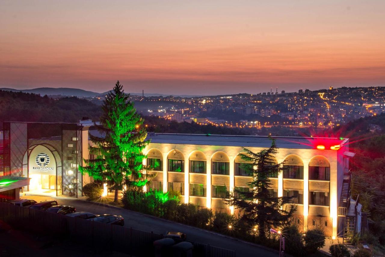 Park Hotel RAYA Garden Weliko Tarnowo Exterior foto