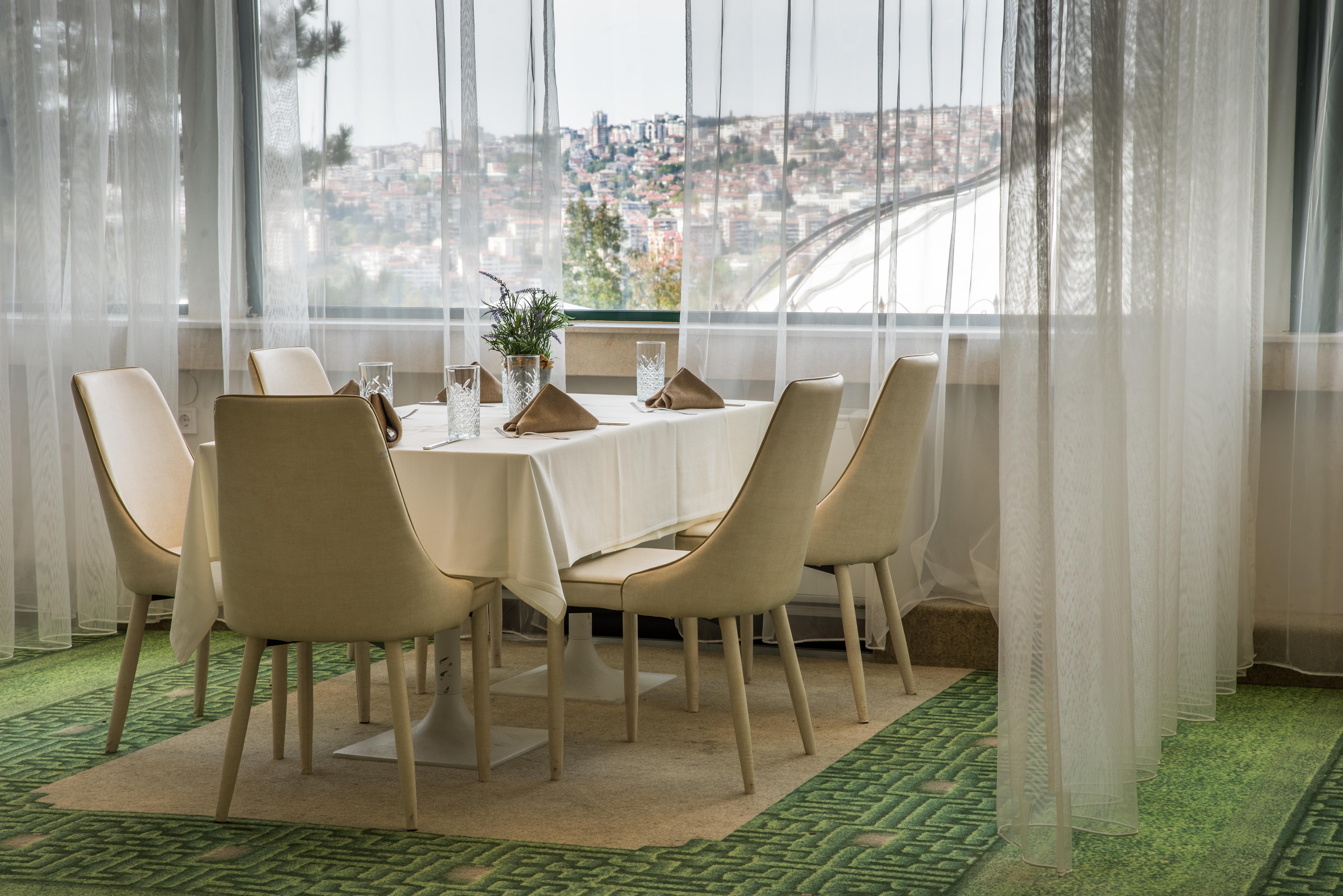 Park Hotel RAYA Garden Weliko Tarnowo Exterior foto