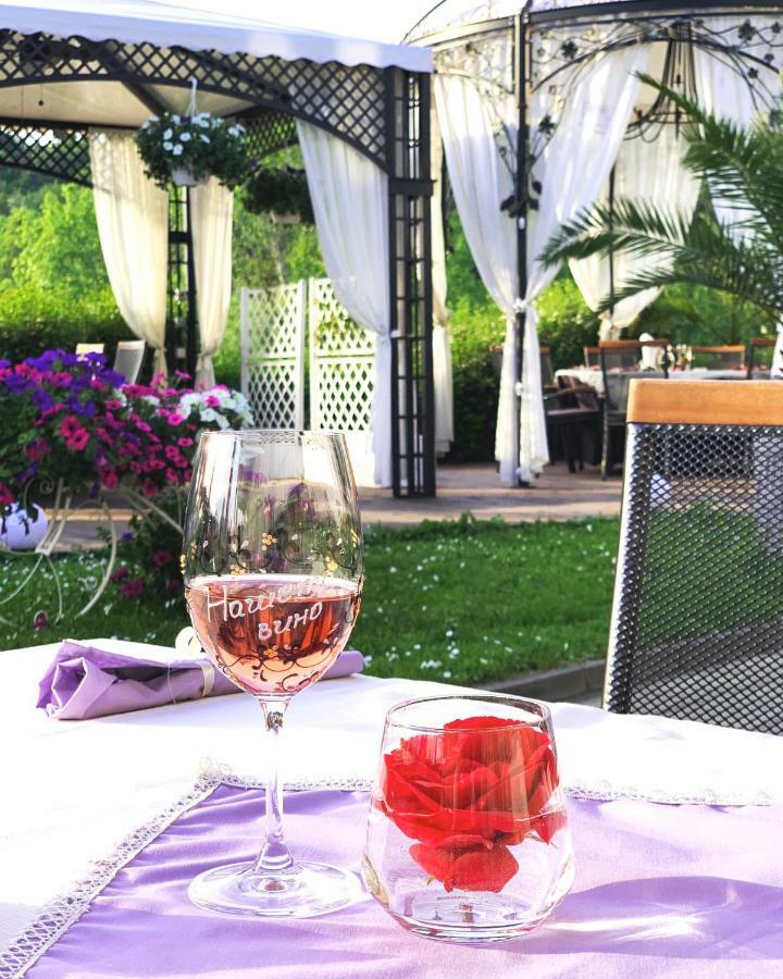 Park Hotel RAYA Garden Weliko Tarnowo Exterior foto
