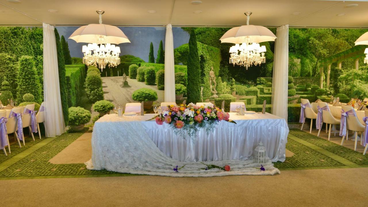Park Hotel RAYA Garden Weliko Tarnowo Exterior foto